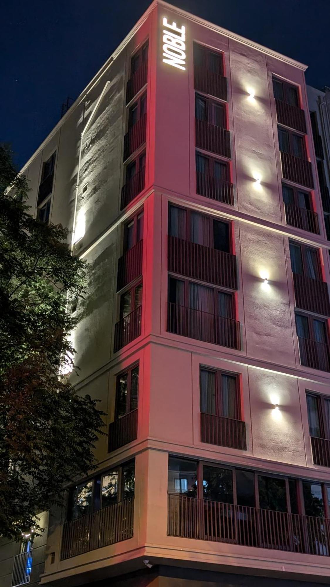 Noble Pangalti Hotel Istanboel Buitenkant foto