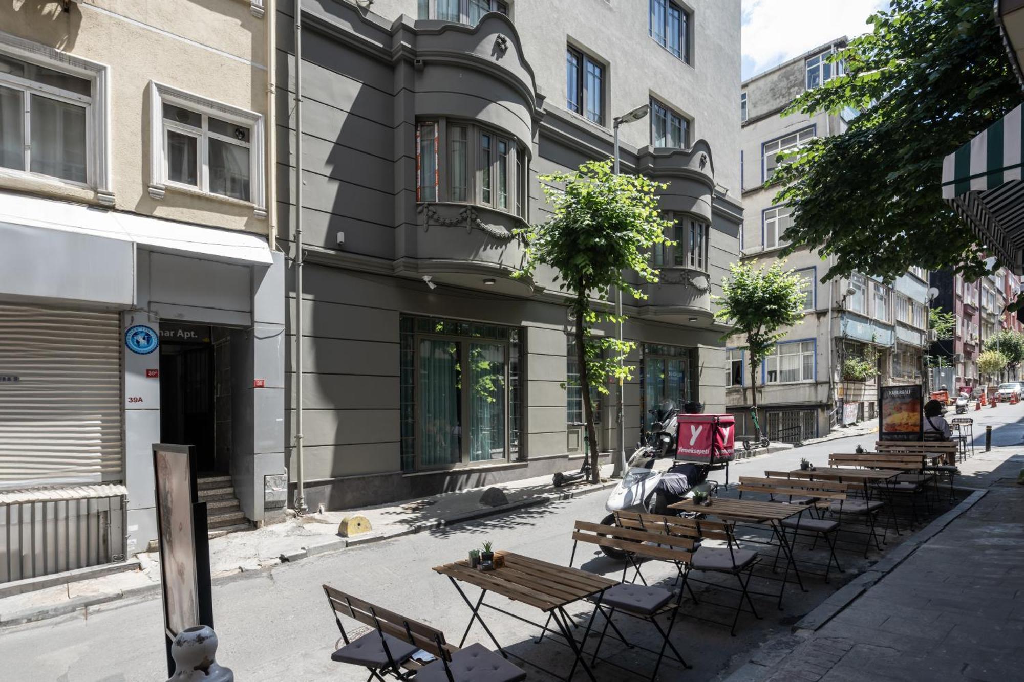 Noble Pangalti Hotel Istanboel Buitenkant foto